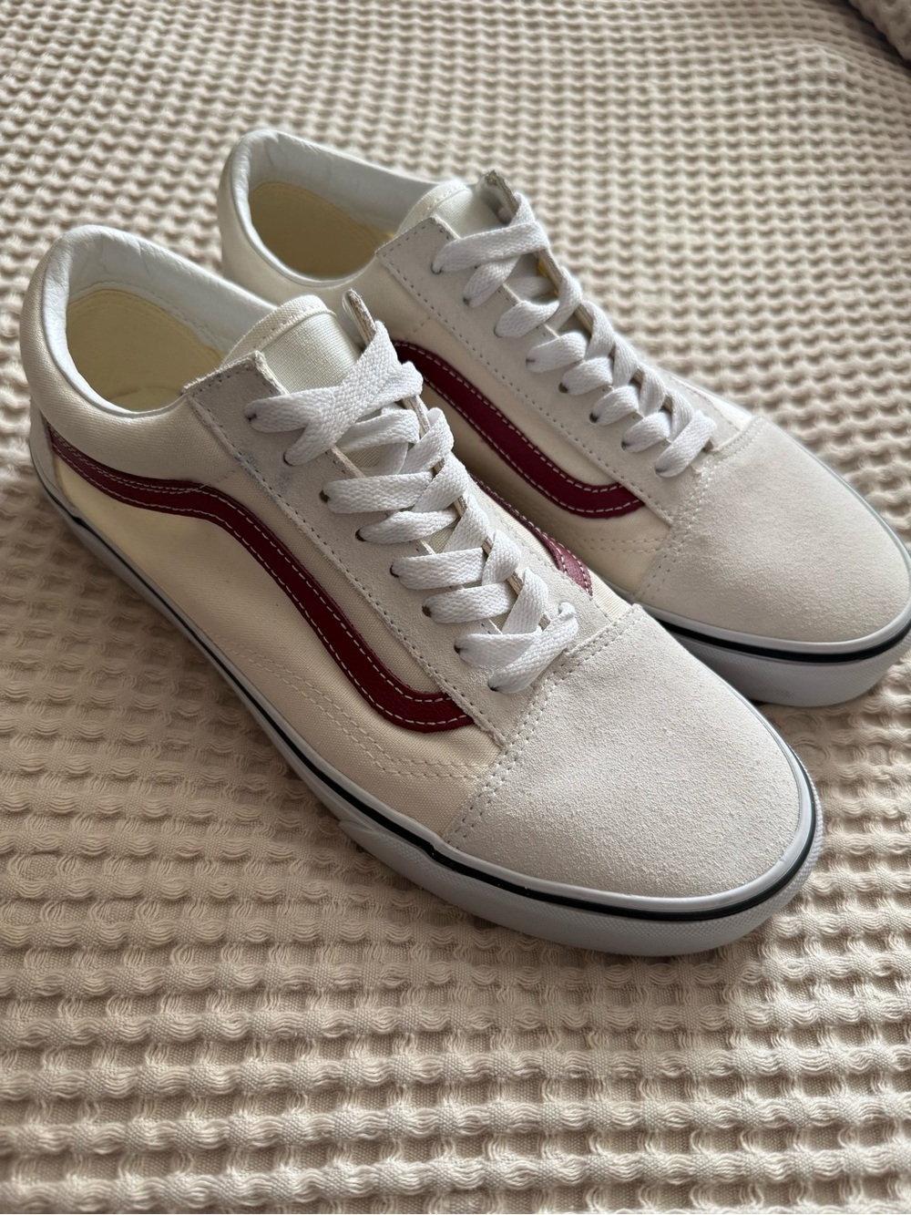 Vans Men's White Low-Top Sneakers with Red Side Stripe
